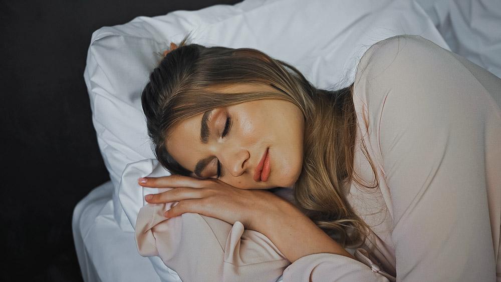 The Effects of Foods and Sleep: What does sugar do to your sleep? - isense