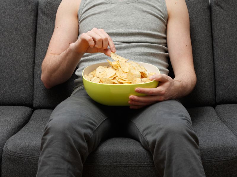 Snacks Drows Why You Reach for Snacks When You're Sleep Deprived