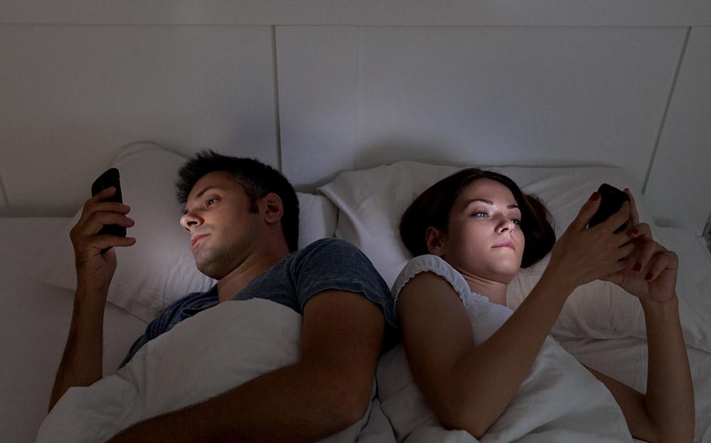 Why You Should Avoid Having Cell Phones in the Bedroom - isense